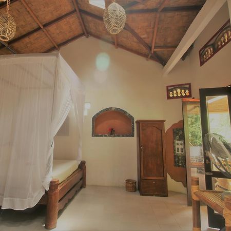 Jungle Tribe Guesthouse Berastagi Exterior foto